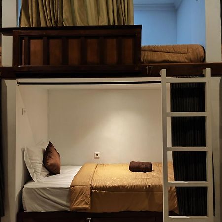 Ega S Hostel Batununggul Esterno foto