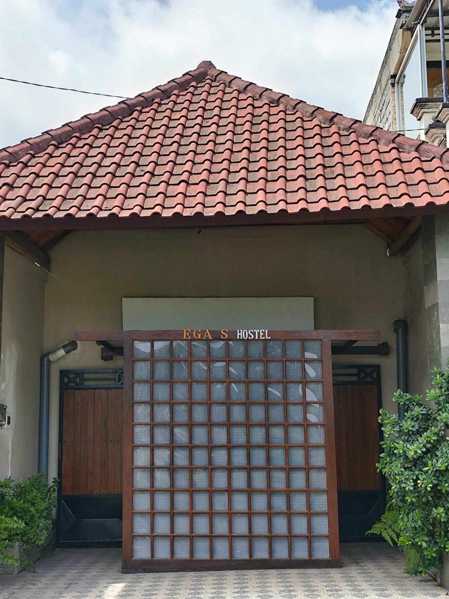 Ega S Hostel Batununggul Esterno foto